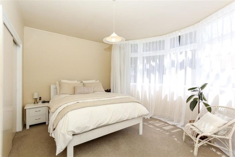 Photo of property in 24 Bracken Street, New Plymouth, 4310