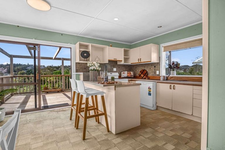 Photo of property in 98 Glendale Road, Glen Eden, Auckland, 0602