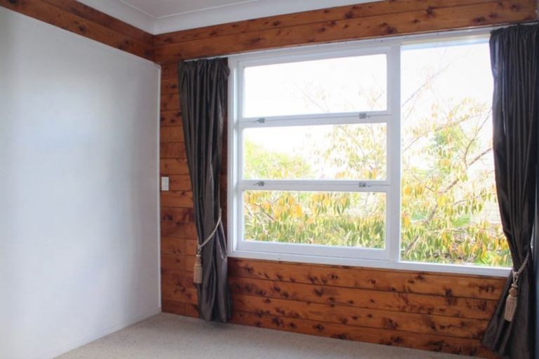 Photo of property in 15 Catalina Crescent, Forrest Hill, Auckland, 0620