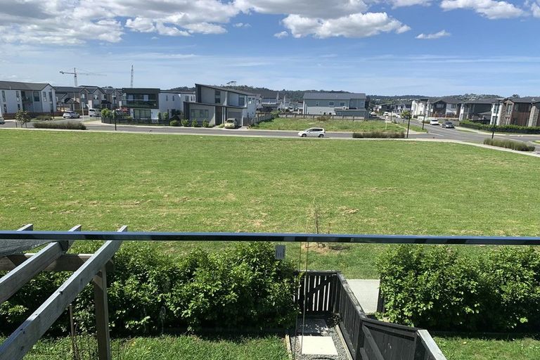 Photo of property in 7 Irving Place, Hobsonville, Auckland, 0616