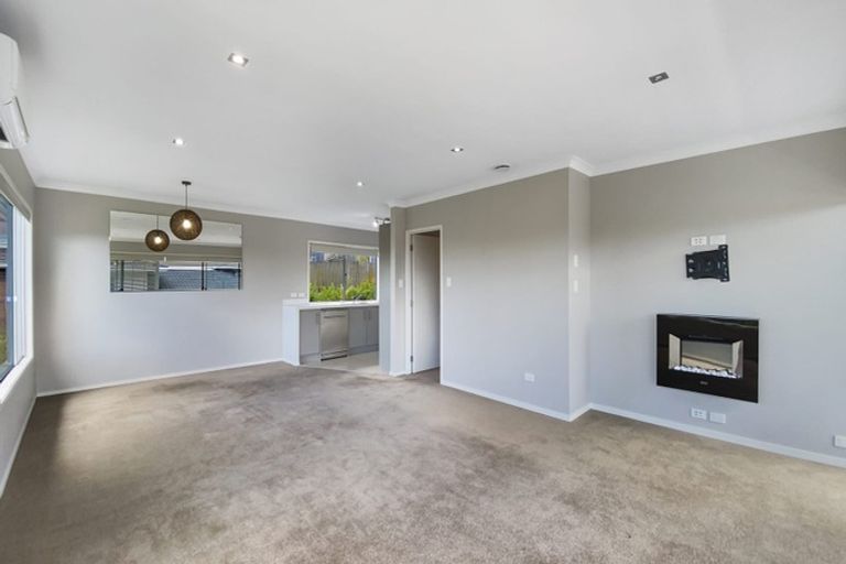 Photo of property in 211 Royal Road, Massey, Auckland, 0614