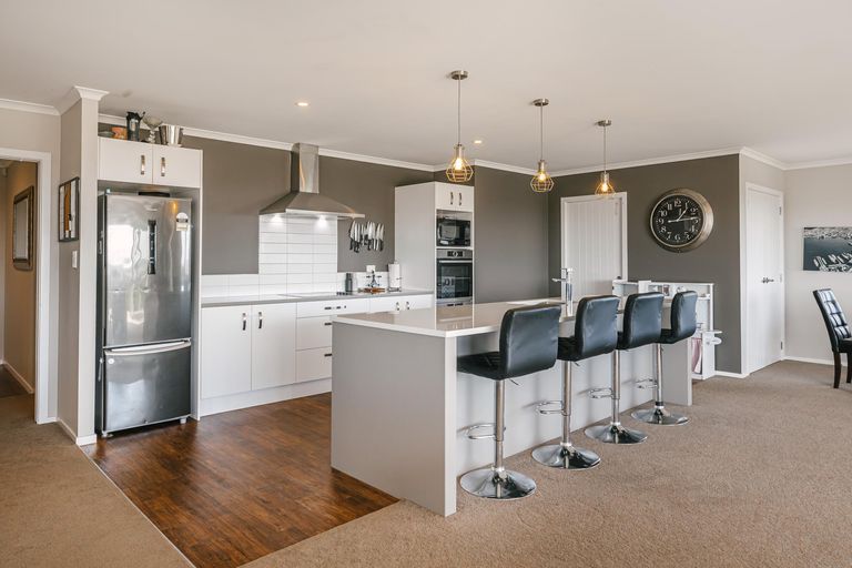 Photo of property in 225 Albert Road, Tokomaru, Palmerston North, 4474