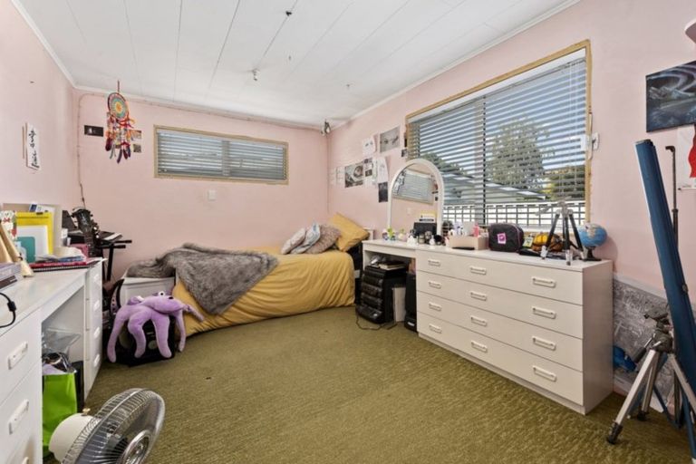 Photo of property in 12 Indiana Grove, Totara Park, Upper Hutt, 5018