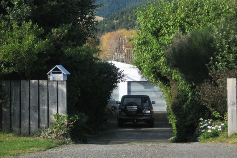 Photo of property in 144 Arawhata Road, Paraparaumu, 5032