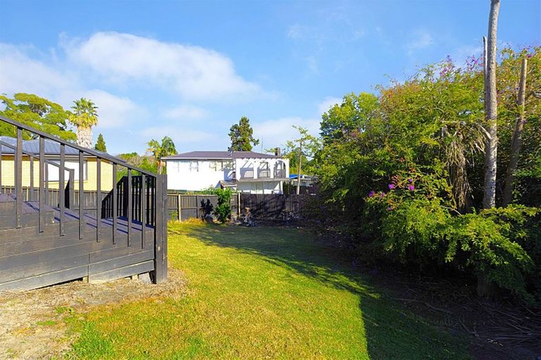 Photo of property in 63a Harrington Road, Henderson, Auckland, 0610