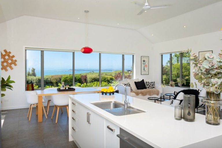 Photo of property in 4 Heipipi Drive, Eskdale, Napier, 4182