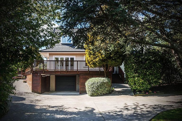 Photo of property in 18 Middleton Road, Johnsonville, Wellington, 6037