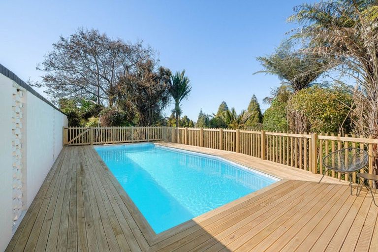 Photo of property in 14 Totara Drive, St Andrews, Hamilton, 3200