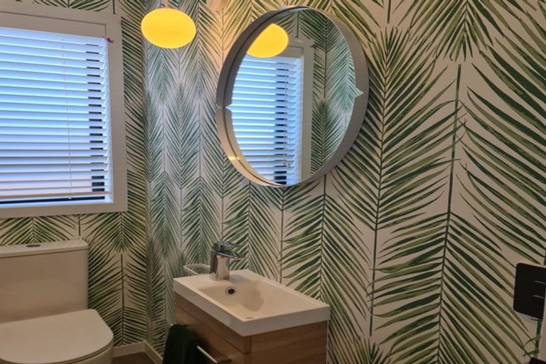 Photo of property in 88 Metoriti Crescent, Karaka, 2124