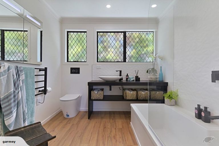 Photo of property in 174 Solar Road, Glen Eden, Auckland, 0602