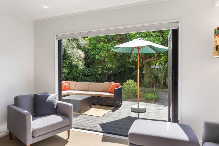 Photo of property in 11 Renata Road, Otaki, 5512