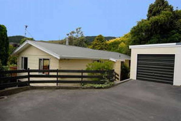 Photo of property in 3a Brazier Grove, Paraparaumu, 5032