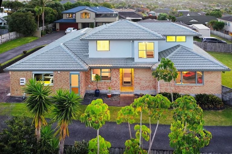 Photo of property in 147f Sturges Road, Henderson, Auckland, 0612