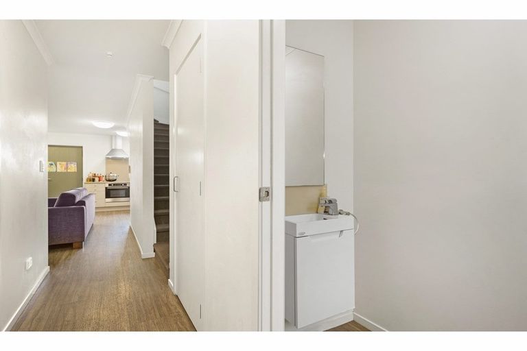 Photo of property in 11 Chiefs Court, Hamilton East, Hamilton, 3216