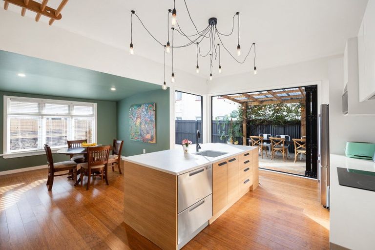 Photo of property in 893 Heaphy Terrace, Claudelands, Hamilton, 3214