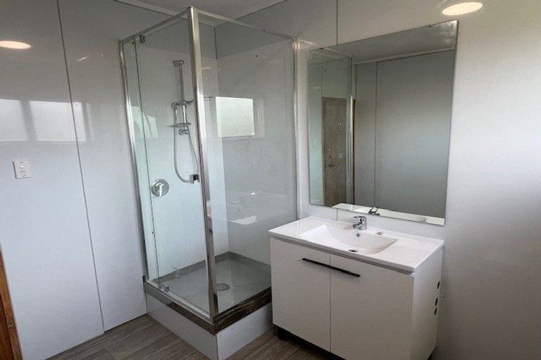 Photo of property in 24 Hurstbourn Priors, Goodwood Heights, Auckland, 2105