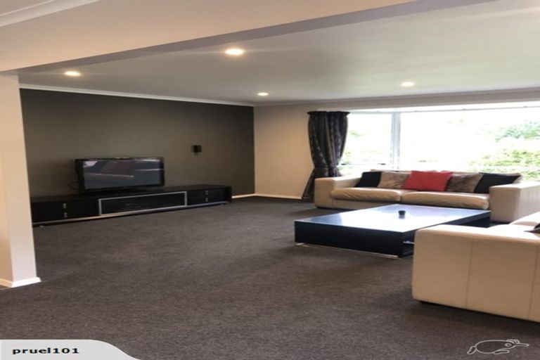 Photo of property in 6 Canberra Place, Redwood, Christchurch, 8051