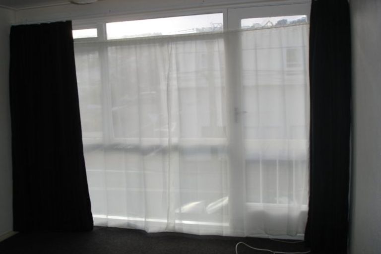 Photo of property in Milford Court Flats, 9/515 Adelaide Road, Berhampore, Wellington, 6023