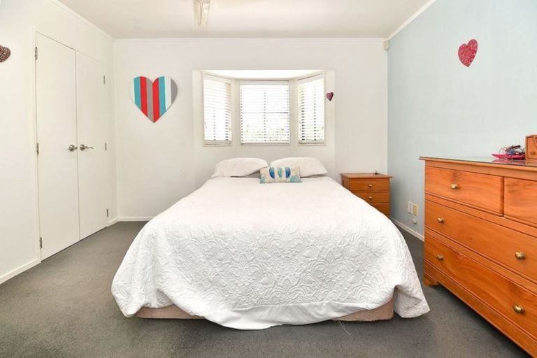 Photo of property in 37 Bay Street, Red Beach, 0932