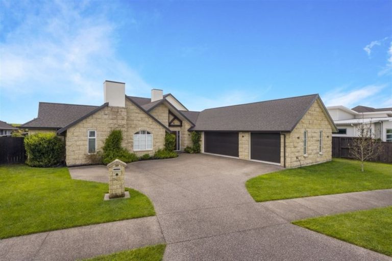 Photo of property in 29 Amokura Crescent, Flagstaff, Hamilton, 3210
