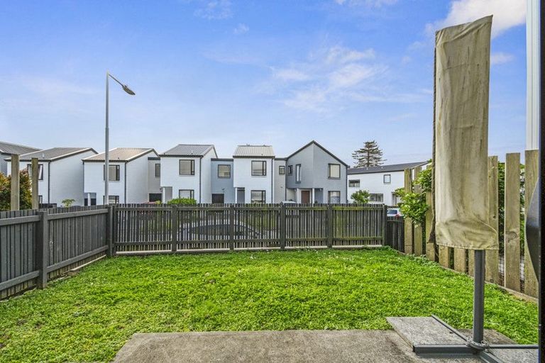 Photo of property in 11 Frank Gill Road, Hobsonville, Auckland, 0616