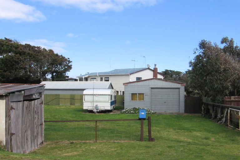 Photo of property in 66 Pratt Avenue, Foxton Beach, Foxton, 4815