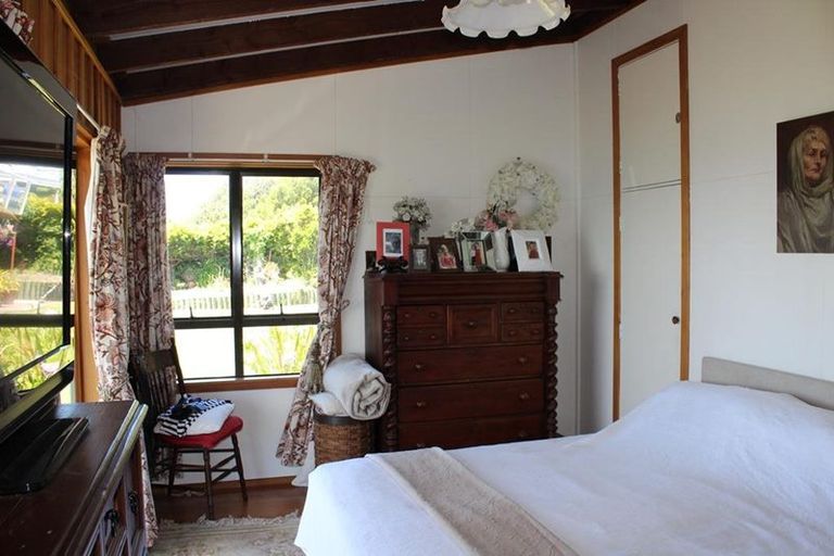 Photo of property in 5 Bydder Terrace, Patons Rock, Takaka, 7182