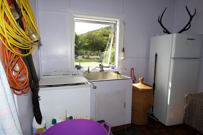 Photo of property in 17 River Road, Hector, 7822