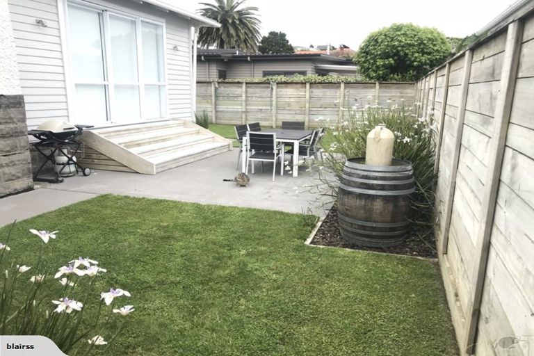 Photo of property in 76 Paynters Avenue, Strandon, New Plymouth, 4312