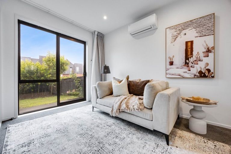 Photo of property in 74 Glidepath Road, Hobsonville, Auckland, 0616