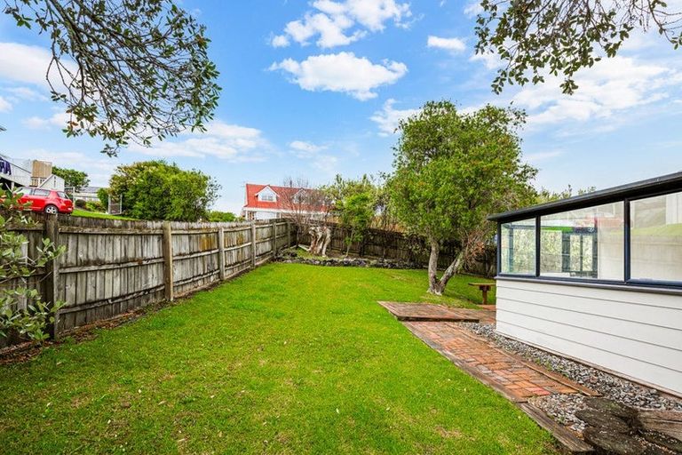 Photo of property in 14 Clearview Heights, Ranui, Auckland, 0612