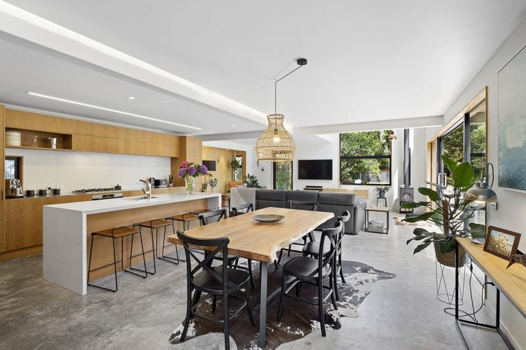 Photo of property in 76 Cutfield Road, New Plymouth, 4310