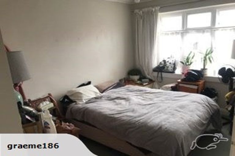 Photo of property in 2/58 Brougham Street, Mount Victoria, Wellington, 6011