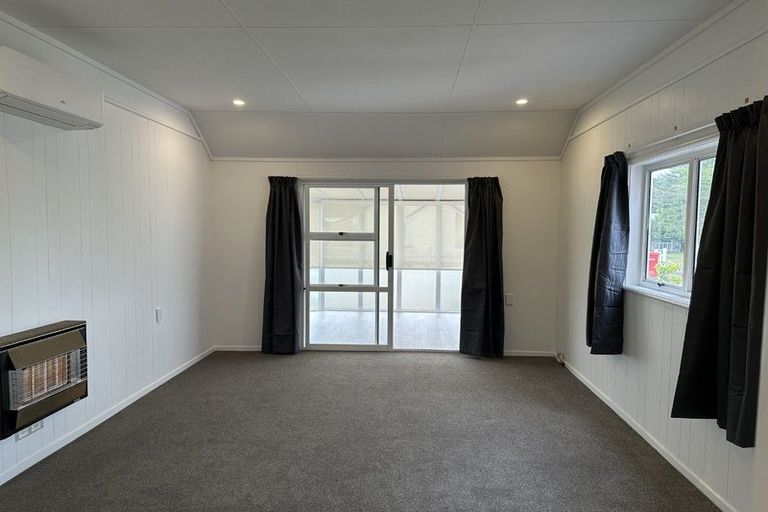 Photo of property in 3 Waimarie Park, Levin, 5510
