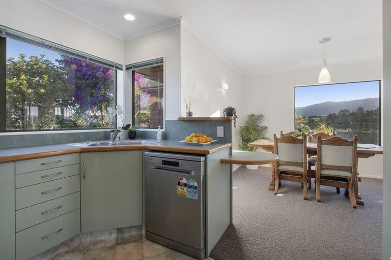 Photo of property in 16 Donegal Place, Katikati, 3129