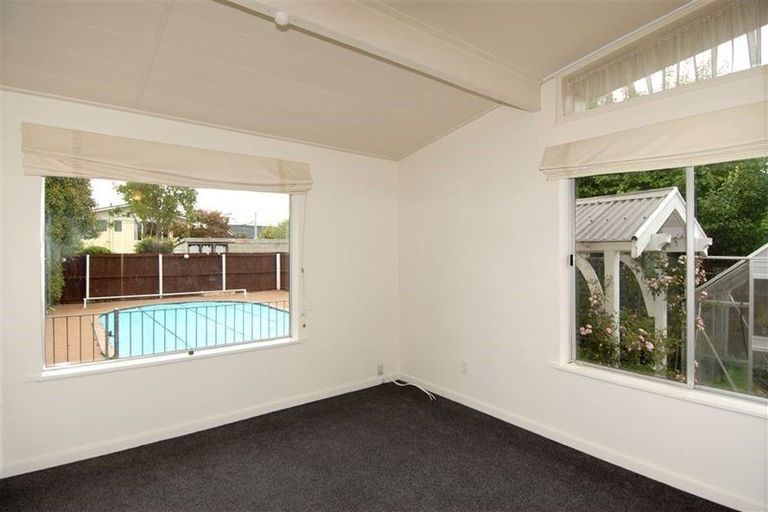 Photo of property in 23 Rosedale Place, Avonhead, Christchurch, 8042