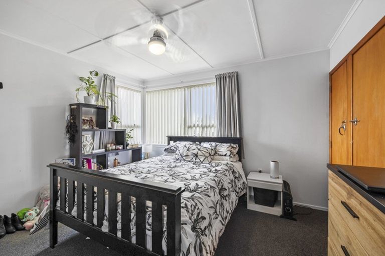 Photo of property in 33 Clearmont Crescent, Blagdon, New Plymouth, 4310