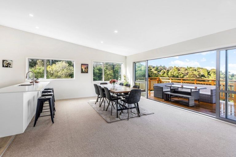 Photo of property in 1100-1102 Scenic Drive North, Swanson, Auckland, 0816