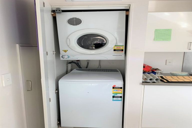 Photo of property in 1 Luxford Street, Berhampore, Wellington, 6023