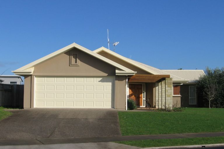 Photo of property in 3 Merlot Place, Rototuna, Hamilton, 3210