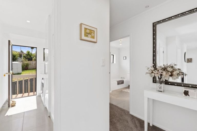 Photo of property in 2/60 Killarney Avenue, Torbay, Auckland, 0630