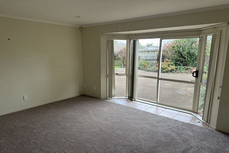 Photo of property in 6 Nakhle Place, Manurewa, Auckland, 2105