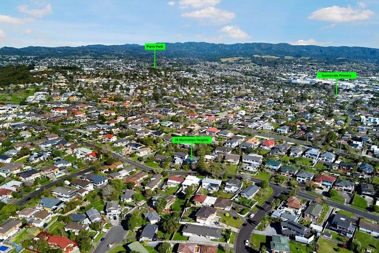 Photo of property in 28 Manhattan Heights, Glendene, Auckland, 0602