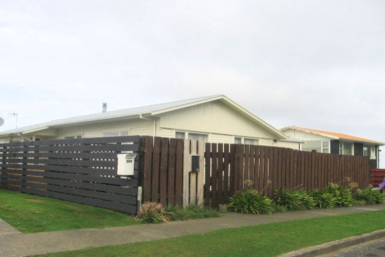 Photo of property in 39 Acacia Avenue, Maungaraki, Lower Hutt, 5010