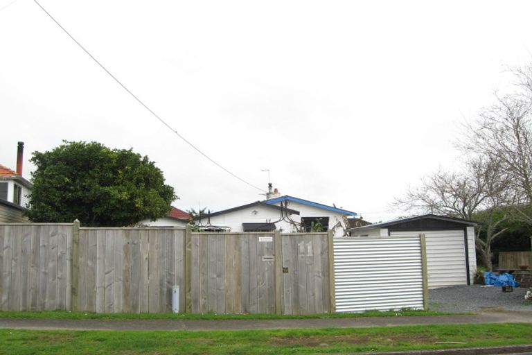 Photo of property in 11 Broadway, Waitara, 4320