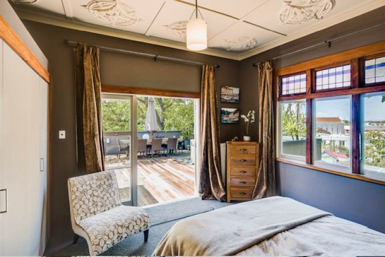 Photo of property in 8 Brewster Street, Bluff Hill, Napier, 4110