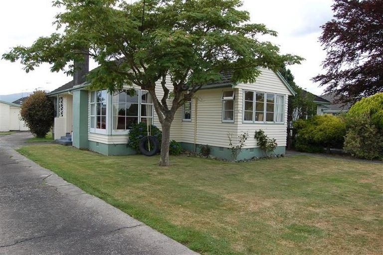 Photo of property in 37 Fraser Crescent, Elderslea, Upper Hutt, 5018