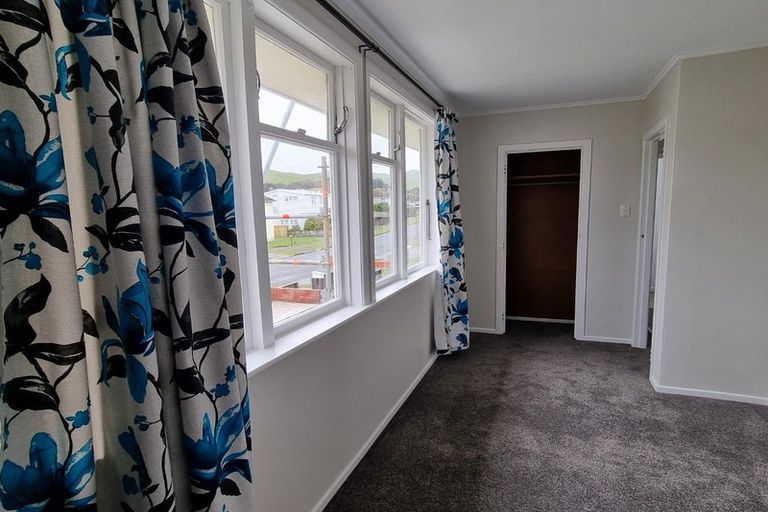 Photo of property in 20a-b Kokiri Crescent, Waitangirua, Porirua, 5024