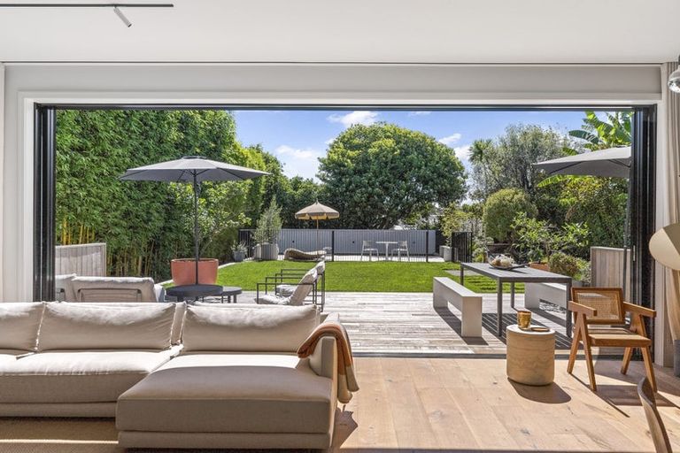 Photo of property in 41 Sackville Street, Grey Lynn, Auckland, 1021