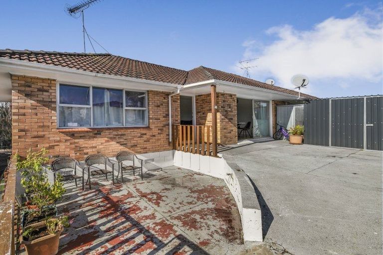 Photo of property in 2/55 Glenmore Road, Sunnyhills, Auckland, 2010